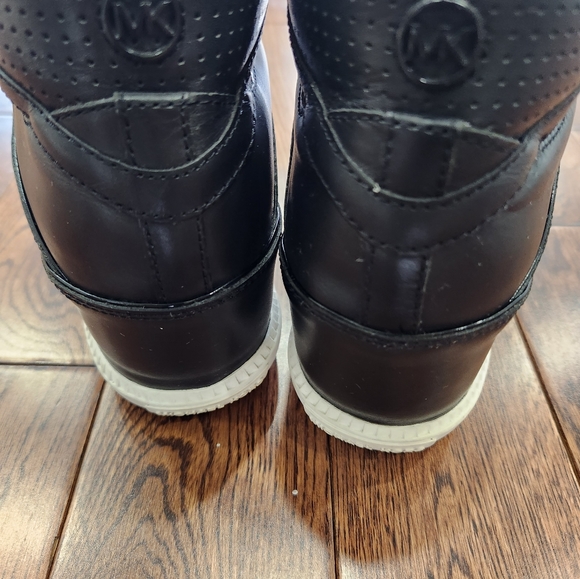 Michael Kors WEDGE Shoes - Picture 4 of 16
